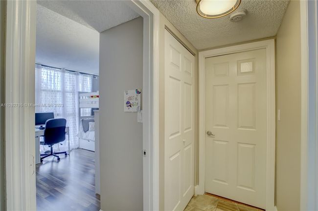 231 - 600 Parkview Dr, Condo with 3 bedrooms, 2 bathrooms and null parking in Hallandale Beach FL | Image 18