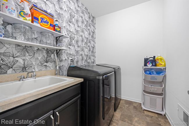 41829 Steinbeck Gln, House other with 4 bedrooms, 3 bathrooms and null parking in Novi MI | Image 17