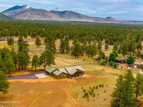 8441 N Fleming Dr, Flagstaff, AZ, 86004-6276 | Card Image