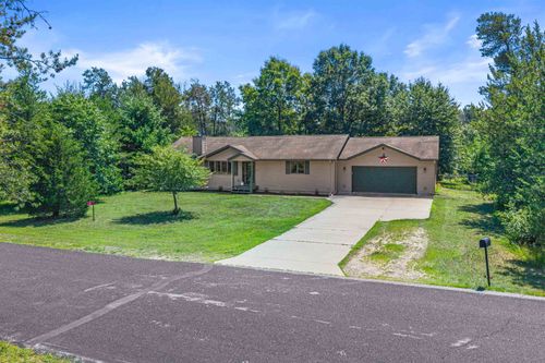 212 W Walden Way, Nekoosa, WI, 54457-8652 | Card Image