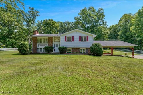 2196 Phalanx Mills Herner Rd, Southington, OH, 44470-9515 | Card Image