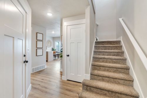 7206 W Lara Leigh Ln, Magna, UT, 84044-1401 | Card Image