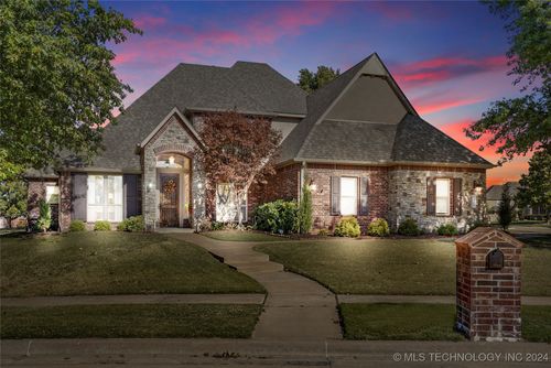 7804 E El Paso Street, Broken Arrow, OK, 74014 | Card Image