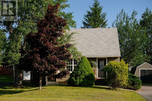 9 Boyd St, Gander, NL, A1V1B5 | Card Image