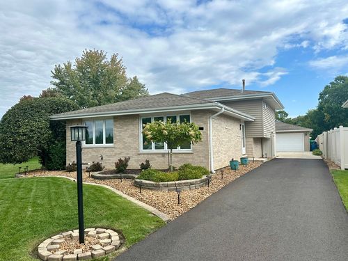 14221 Kilbourne Ave, Crestwood, IL, 60418-2674 | Card Image