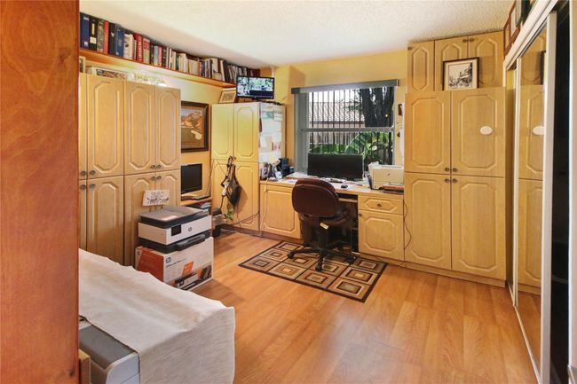 Office/Bedroom | Image 19