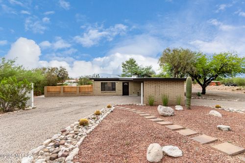 3650 N Four Winds Dr, Tucson, AZ, 85750-1906 | Card Image