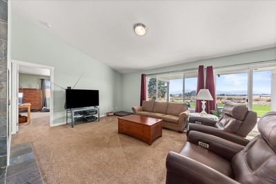 12615 S Dunn Rd, Home with 4 bedrooms, 3 bathrooms and null parking in Valleyford WA | Image 3