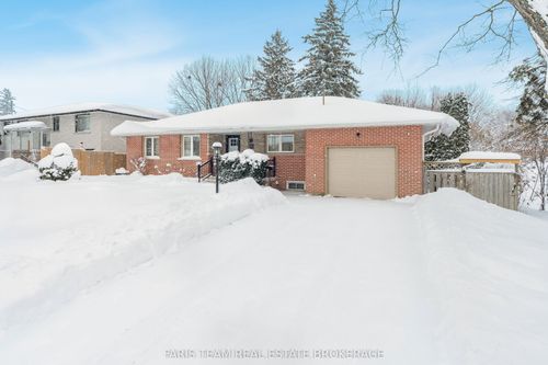 15 Davidson St, Barrie, ON, L4M3R9 | Card Image