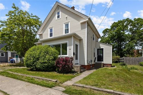 62 Fenner Ave, Riverside, RI, 02915-3231 | Card Image