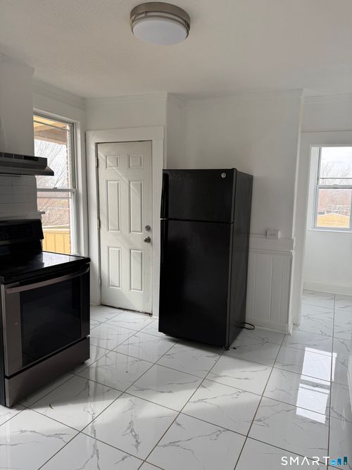 3rd-floor-429 Summit Street, Hartford, CT, 06106 | Card Image