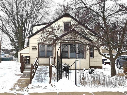1604 S Cedar Avenue, Marshfield, WI, 54449 | Card Image