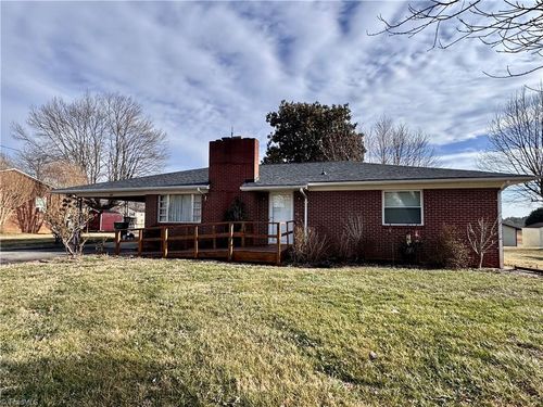 311 James St, Dobson, NC, 27017-8821 | Card Image