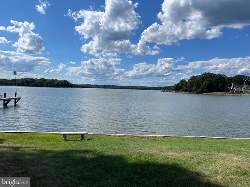 1663 Cliff Dr, EDGEWATER, MD, 21037-4922 | Card Image