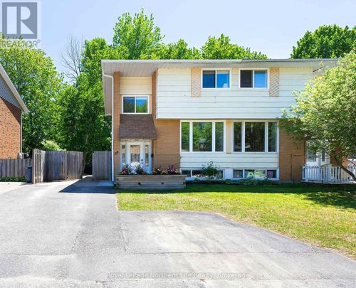 39 Lovell Avenue, North Bay (Ferris), ON, P1A3R7 | Card Image