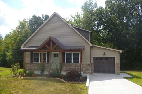 110 Commanche Dr, Hohenwald, TN, 38462-2221 | Card Image