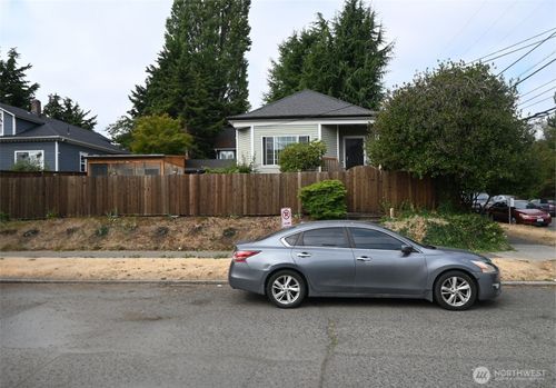 1535 24th Avenue, Seattle, WA, 98122 | Card Image