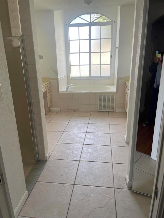 1072 Sw Castaneda Ln, House other with 3 bedrooms, 2 bathrooms and null parking in Port St. Lucie FL | Image 12