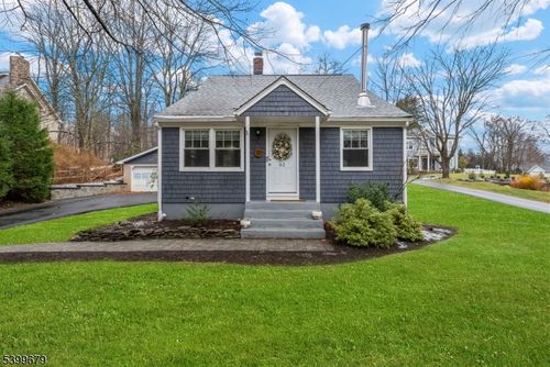 62 Smith Rd, Denville, NJ, 07834-9405 | Card Image