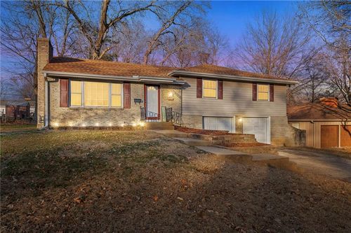 12128 E 49th St S, Independence, MO, 64055-5713 | Card Image