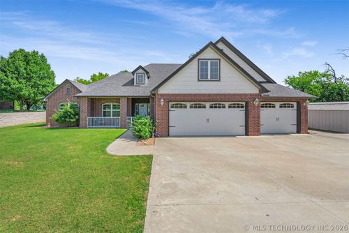 7 Foxwood Ests, Adair, OK, 74330-3211 | Card Image