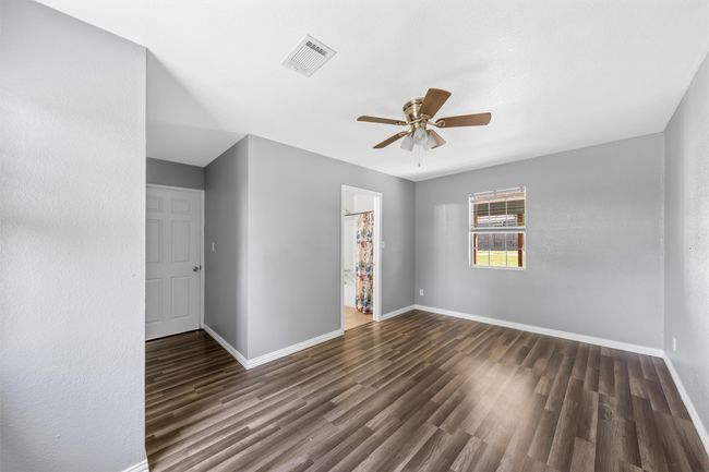 1560 Roadrunner Trl, House other with 3 bedrooms, 2 bathrooms and null parking in Riesel TX | Image 12