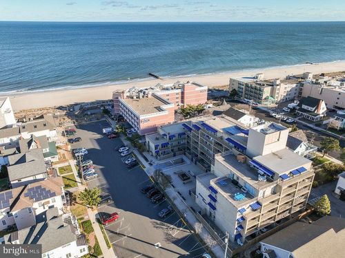 apt-205-8 Olive Ave, REHOBOTH BEACH, DE, 19971-2870 | Card Image