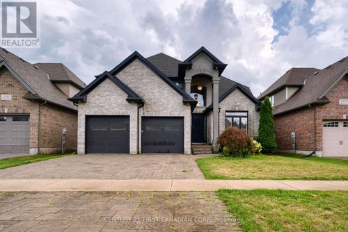 1018 Medway Park Dr, London, ON, N6G0E4 | Card Image