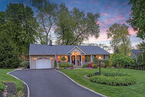 1817 Chapel Rd, Scotch Plains, NJ, 07076-2902 | Card Image