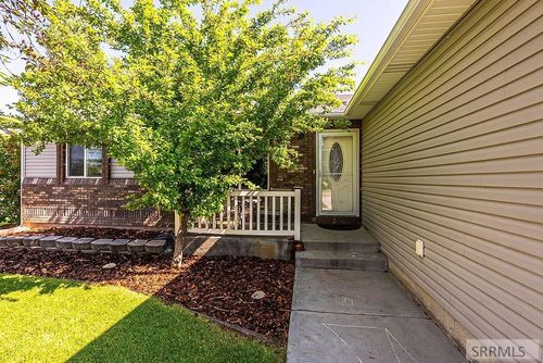 4687 E E 102 N, Rigby, ID, 83442-5832 | Card Image