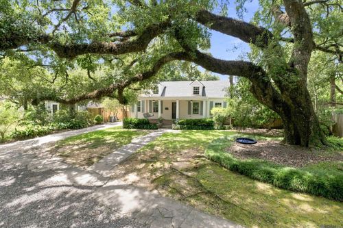 2838 Eugene St, Baton Rouge, LA, 70808-2211 | Card Image