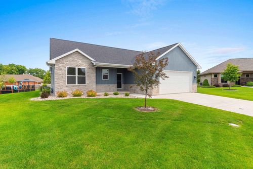 920 Clover Court, MENASHA, WI, 54952 | Card Image