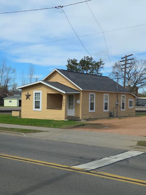 2341 Water St, Stevens Point, WI, 54481-4636 | Card Image