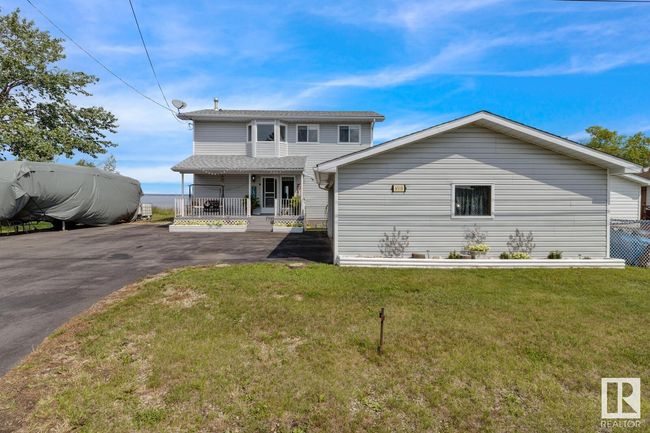 6510 50 Ave, House other with 4 bedrooms, 3 bathrooms and null parking in Alberta Beach AB | Image 4