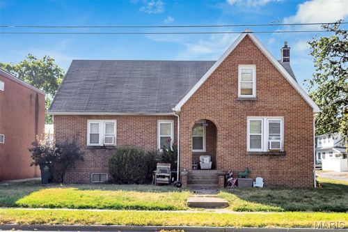 1500 Poplar St, Highland, IL, 62249-2145 | Card Image