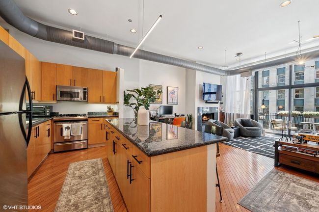 APT-708 - 333 W Hubbard St, Condo with 2 bedrooms, 2 bathrooms and null parking in Chicago IL | Image 4