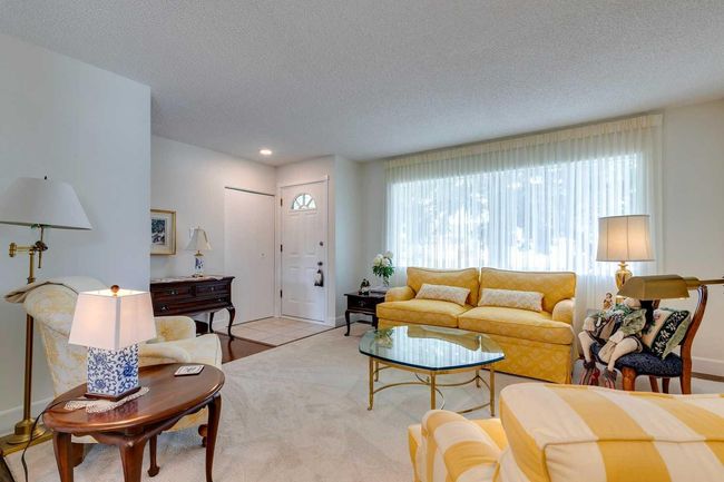 9559 Assiniboine Rd Se, House other with 4 bedrooms, 2 bathrooms and 2 parking in Calgary AB | Image 4