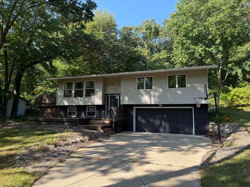 18291 Forest Ave, Spring Lake, MI, 49456-1522 | Card Image