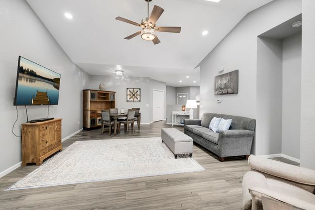 105 Community Dr, Condo with 3 bedrooms, 3 bathrooms and null parking in FALL RIVER WI | Image 12