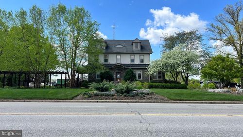 front-building-7630 Cheltenham Avenue, Glenside, PA, 19038 | Card Image