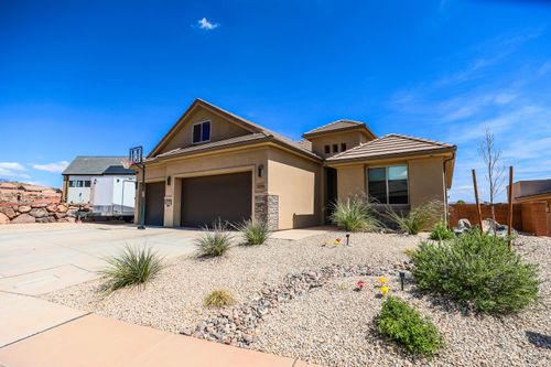 1930 N Creek Side Ct, Washington, UT, 84780-2892 | Card Image