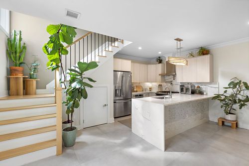 1-95 Thorne St, Jersey City, NJ, 07307-3522 | Card Image