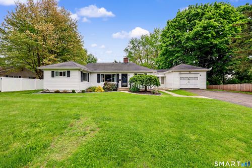 16 Ridgeland Cir, Wallingford, CT, 06492-2121 | Card Image