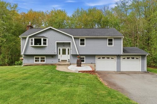 5 Dongay Rd, Smithfield, RI, 02917-1101 | Card Image