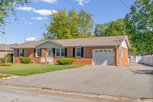 204 Edgemont Dr, Hopkinsville, KY, 42240-3910 | Card Image