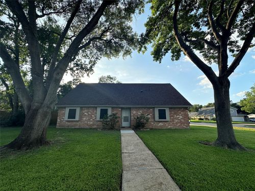 1937 Arcadia Dr, Sugar Land, TX, 77498-2207 | Card Image