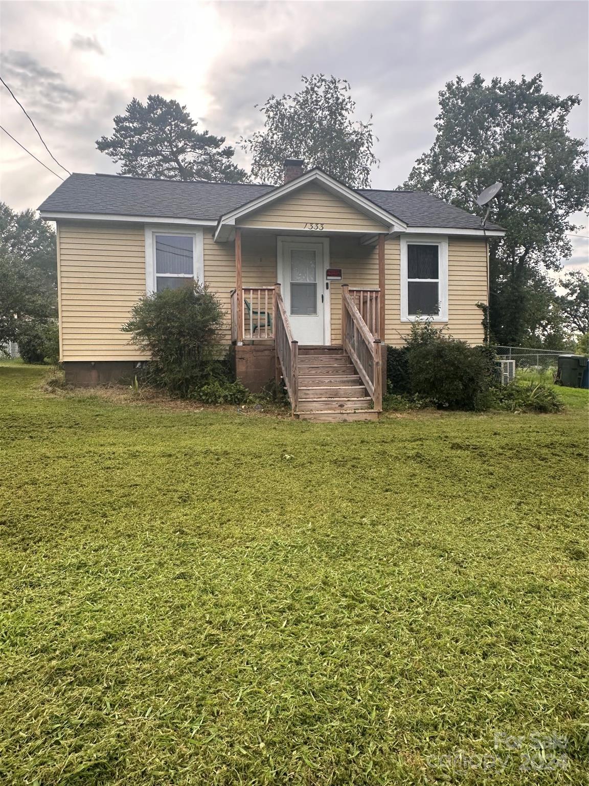 13th St, Hickory, NC 28601