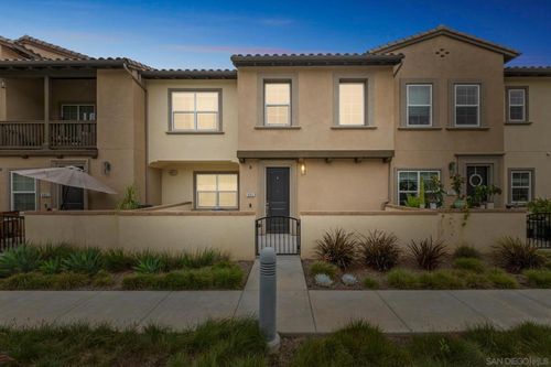 885 Blackstone Dr, San Marcos, CA, 92078-1413 | Card Image