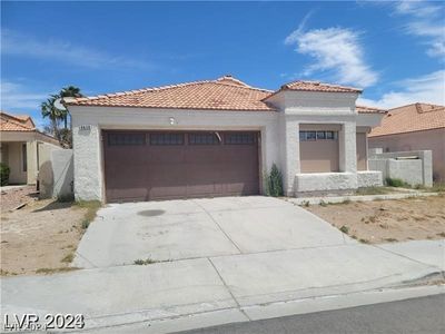 9820 Cross Creek Way, House other with 3 bedrooms, 2 bathrooms and null parking in Las Vegas NV | Image 2