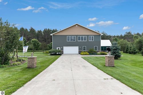 6836 Wrenwood Cir, Elmira, MI, 49730-9213 | Card Image